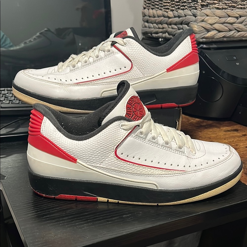 Nike Air Jordan 2 Retro 2016 Low Chicago 832819-101 Men’s Size 8